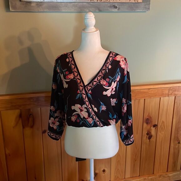 Flying Tomato 🍅 top - Picture 2 of 8